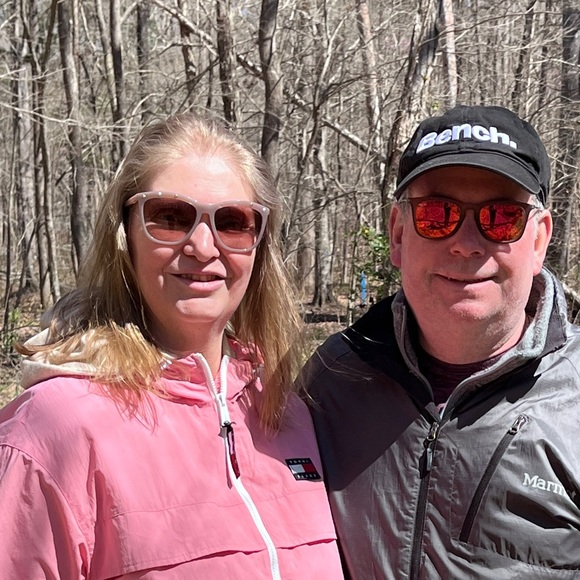 Meet your Poshers Allen & Lynn - Picture 4 of 4